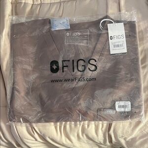 FIGS Catarina One-Pocket Scrub Top in Mauve Taupe